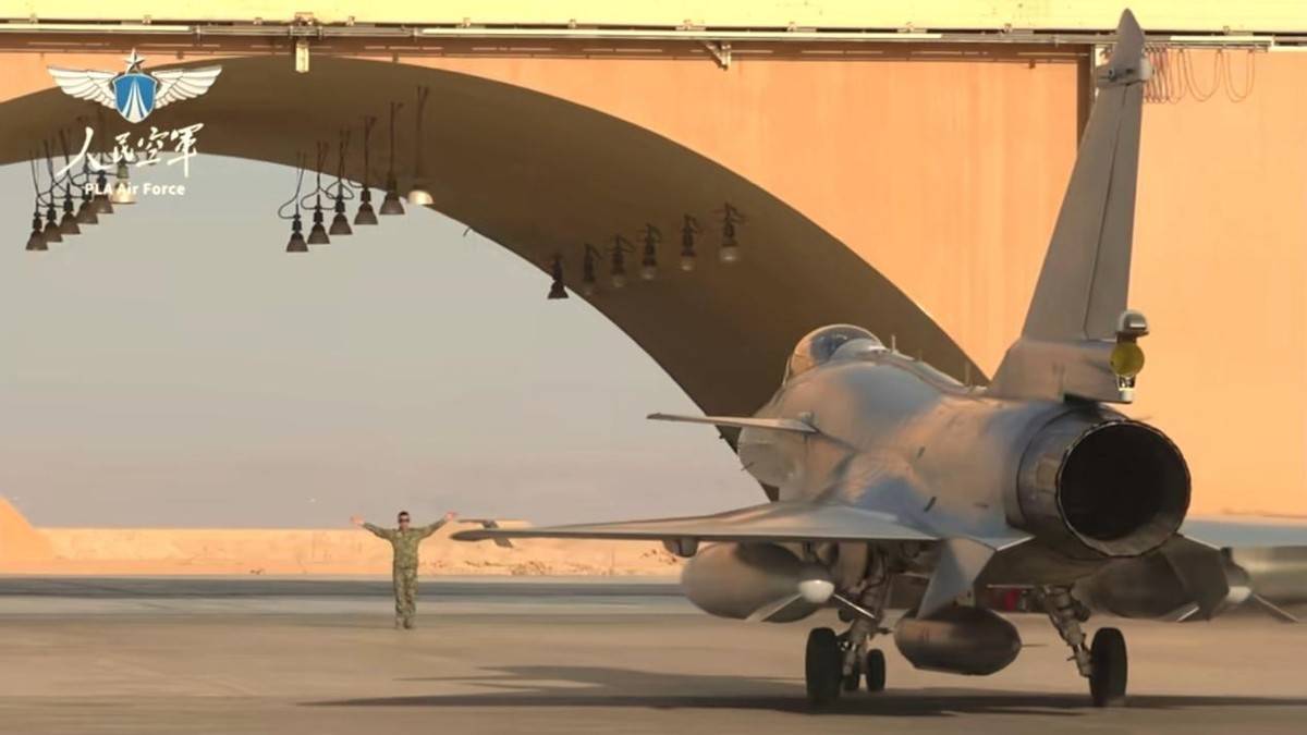 中国空军在中东扇动一下翅膀，让阿拉伯国家看到了希望