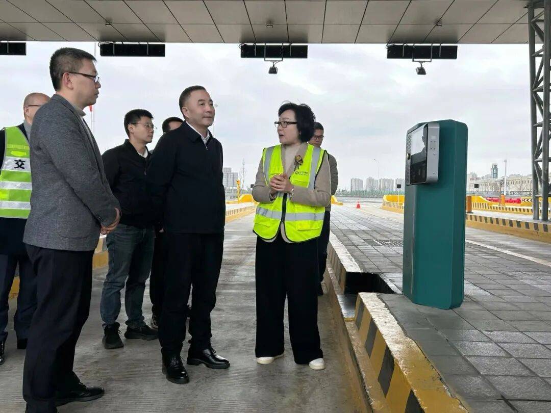 交发集团党委书记、董事长翁结群调研科创园建设工作