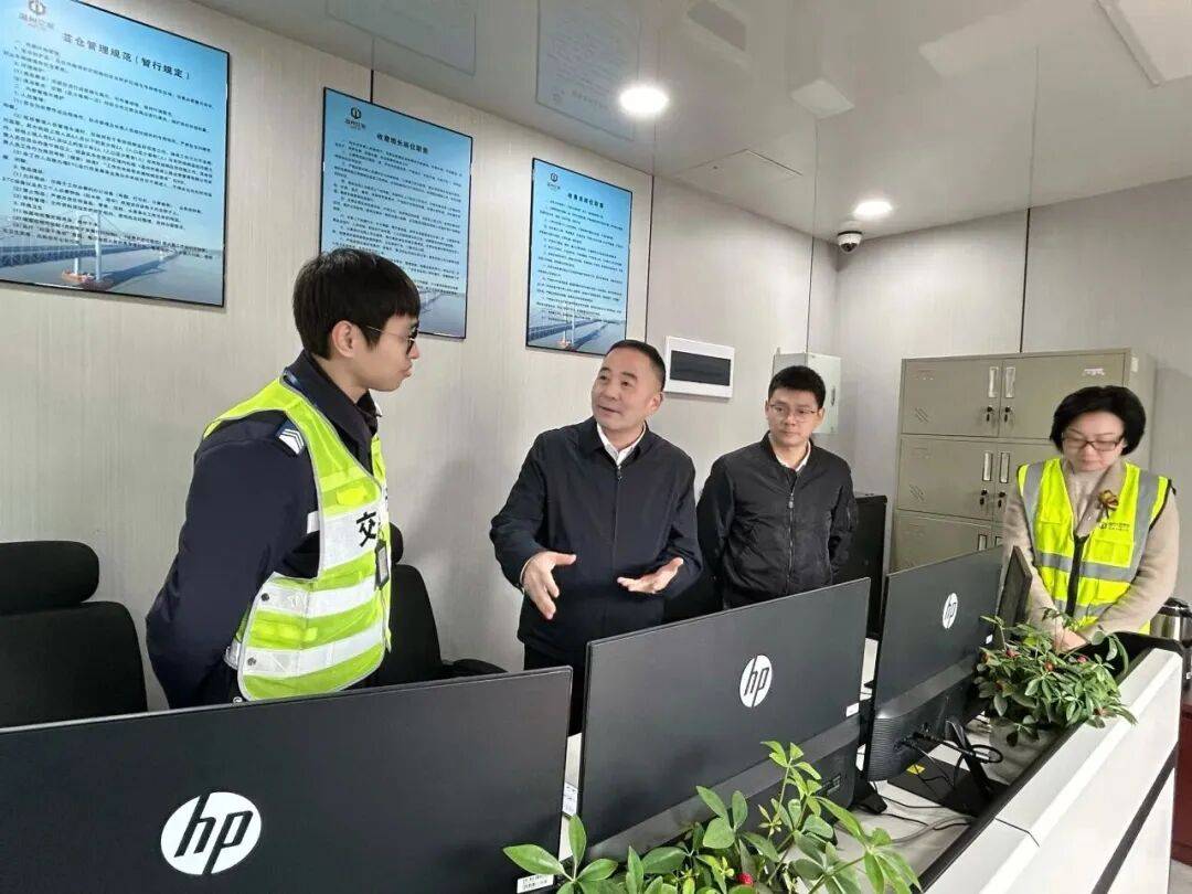 交发集团党委书记、董事长翁结群调研科创园建设工作